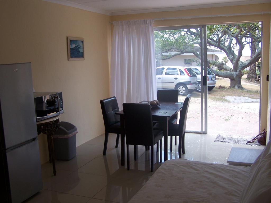 Aloha Africa Guest House Port Elizabeth Bagian luar foto